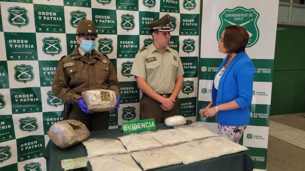 Con-apoyo-de-la-can-Holly-Carabineros-del-OS7-Nuble-1024x576