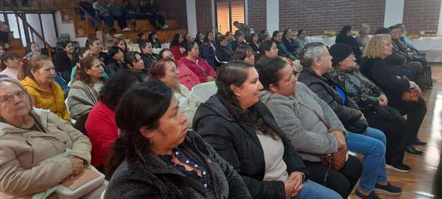 Exito-en-el-Lanzamiento-del-Programa-Mujeres-Jefas-de-Hogar-2024-en-Quirihue-5