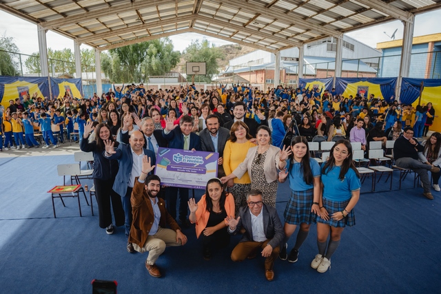 Escuela-Villa-Jesus-de-Coelemu-es-beneficiada-con-plan-de-apoyo-a-la-educacion-del-Gobierno-Regional