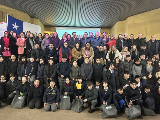 El-Servicio-Local-de-Educacion-Publica-Punilla-Cordillera-premio-a-la-mejor-asistencia-del-primer-semestre