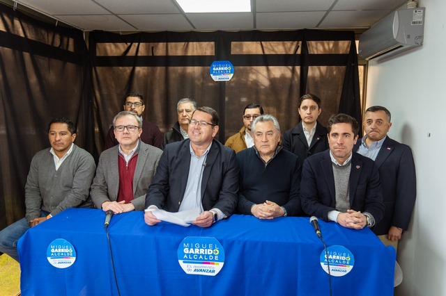 Miguel-Garrido-inicia-su-camino-a-la-alcaldia-con-espaldarazo-de-autoridades-y-candidatos