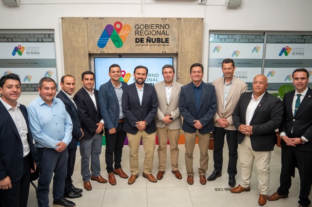 Gobernador-Crisostomo-se-reune-con-nuevos-alcaldes