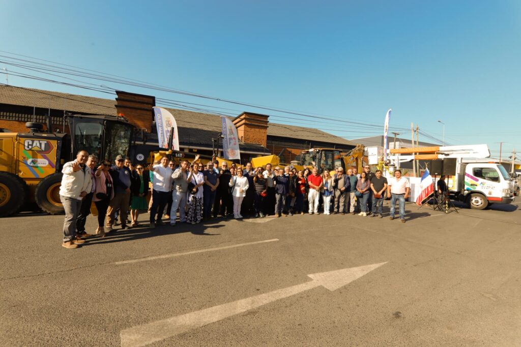 Municipio-chillanvejano-recibe-nuevas-maquinarias-2-1024x683