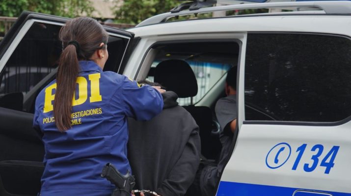 DETECTIVES-PDI-CHILLAN-DETIENEN-A-MUJER-PROFUGA-DE-LA-JUSTICIA