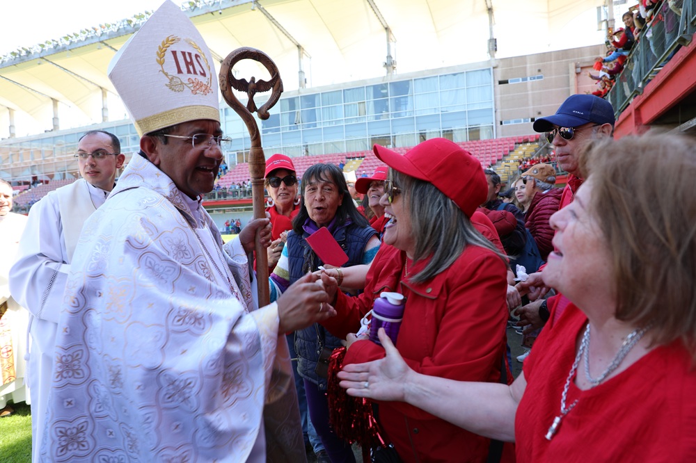 Mas-de-ocho-mil-personas-participaron-en-la-Misa-Centenario-de-la-Diocesis-de-Chillan-17