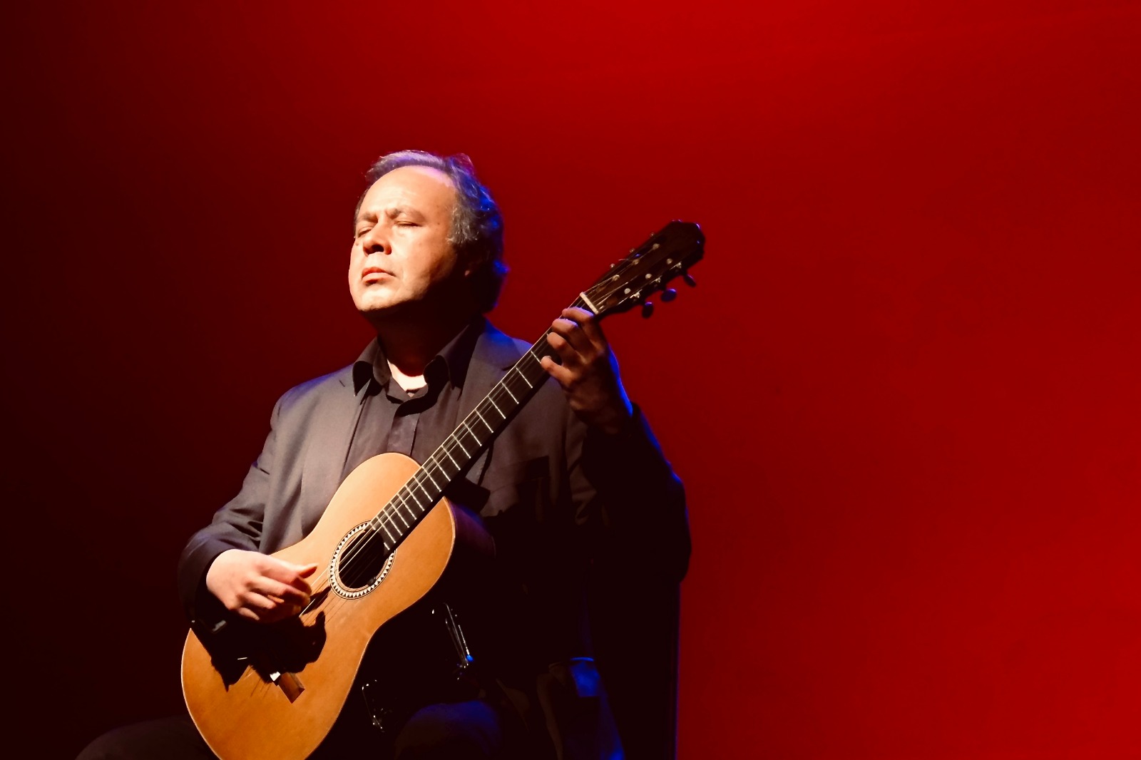 Romilio Orellana, guitarra